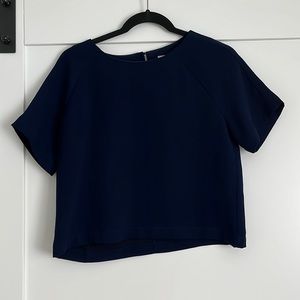 Short sleeve dress shirt .